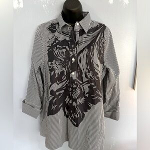 Chico’s 1.5  Black/White Pattern Blouse Button Down NWOT
